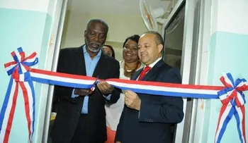 Regional de Salud resalta compromiso a favor enfermos VIH-Sida; inaugura oficina