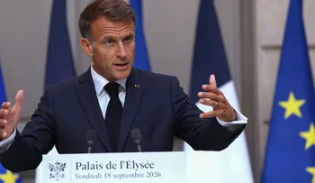 Macron alerta sobre la intensificación de la amenaza híbrida rusa y ordena proteger infraestructuras críticas