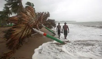 COE emite alerta verde por viento y olas anormales