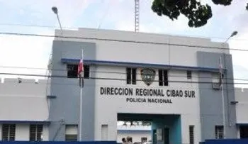 Hombre muere al estrellarse motocicleta contra pared