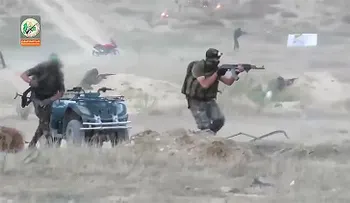 El movimiento palestino Hamas exhibe a su unidad de élite durante un ensayo de combate (VIDEO)