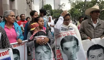 Padres de los 43 desaparecidos en México piden voluntad para continuar las pesquisas