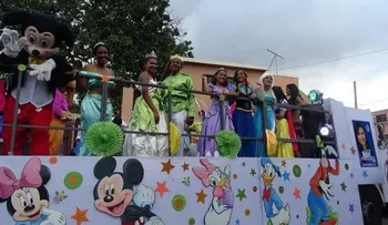 Precandidata a alcaldesa por Santo Domingo Oeste realiza desfile "Mundo Mágico"