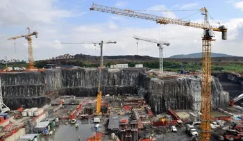 Canal de Panamá cumple 99 años orgulloso de que lo quieran "imitar"