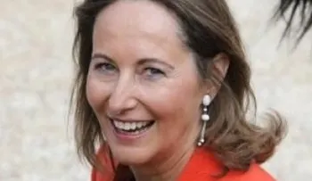 Presidente de Francia nombra ministra a su exesposa