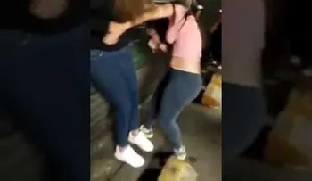 #LadyPericoapa: Arma escándalo en centro comercial (VIDEO)