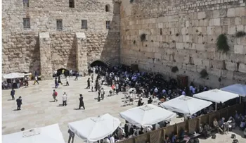 Más de 3,000 colonos israelíes rezan en la Explanada de las Mezquitas