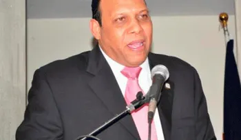 Diputado llama "fresco y atrevido" al embajador EEUU 