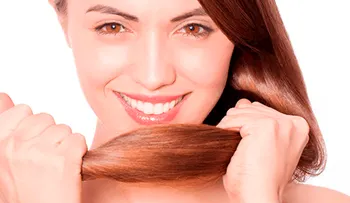 Cómo reparar y fortalecer el cabello con agua de linaza