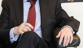Dimite el embajador británico en la UE tres meses antes del "brexit"