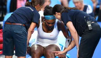 Serena Williams se retira de la Copa Hopman por una lesión de rodilla