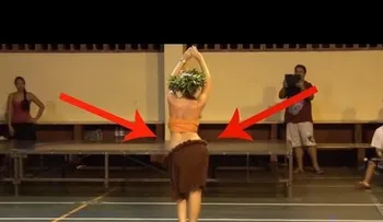 Mira como mueve las caderas! (VIDEO)
