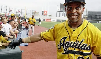 Directiva de Las Aguilas "se vuelve loca", despiden a Luis Polonia