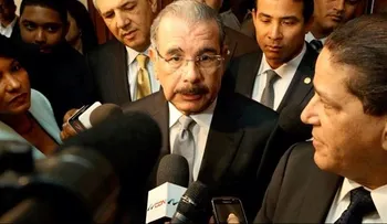 Danilo sale como el "Chapulín Colorado", y dice no es seguro aumento en los peajes 