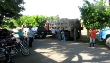 Camioneros protestan frente al ayuntamiento de Cotuí