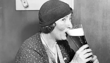 Un insólito secreto para la longevidad: tiene 102 años y bebe una cerveza por día