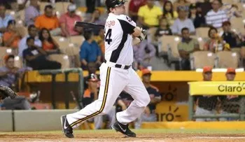 Dan Black guía victoria de Águilas sobre Gigantes