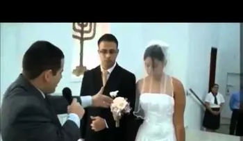 Novia deja novio plantado en el altar 