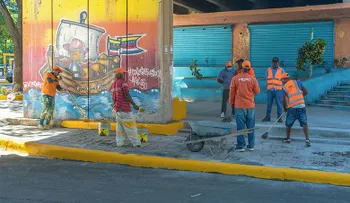 Obras Públicas repara el tramo en la avenida San Martín debajo del puente Quinto Centenario