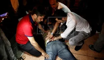 Al menos 6 civiles muertos y 100 heridos durante asonada militar en Estambul