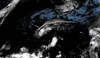 La tormenta Lala se convierte en huracán y amenaza Hawái con vientos de 120 km/h