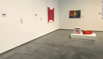 Museo retira todas las obras de arte creadas por inmigrantes