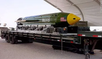 La "madre de todas las bombas" golpea posiciones de ISIS y mata a 36 militantes