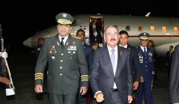 Presidente Medina regresa al país desde Cuba