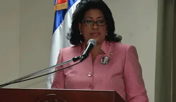 Cristina Lizardo aboga unidad escuelas y hogares para erradicar violencia domestica