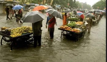 32 muertos por tormenta fuera de temporada en India 