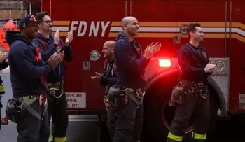 Bombero de EE.UU. intenta retirar de su cuenta la ayuda social por el covid-19 y encuentra más de 8 millones de dólares