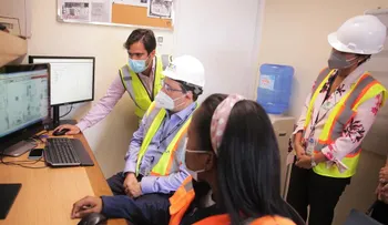 Nuevo director general de Aduanas visita instalaciones de DP World Caucedo