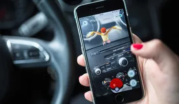 Un Poké-autobús arrasa con sus tours para cazar monstruos