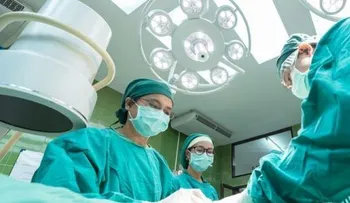 Médicos en EEUU logran un trasplante de riñón entre pacientes vivos con VIH