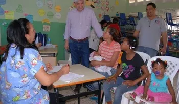 César Prieto encabeza operativo médico en Monte Plata