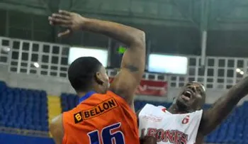 Leones logran cuarto triunfo, vencen a los Metros de Santiago 86-79