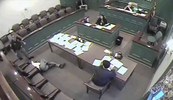 Demandan a un juez que hizo electrocutar a un acusado por no contestarle una pregunta