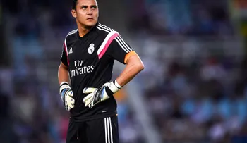 Keylor Navas asombra en España por su habilidad con el trompo y la bachata