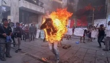 Campesino se prende fuego en México para pedir liberación de su padre