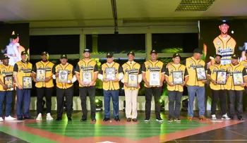 "La Cumbre Aguilucha" une béisbol y compromiso social