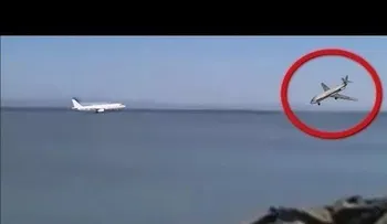 Un brutal choque entre aviones (VIDEO)
