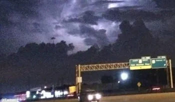 Video: impresionantes imágenes de un supuesto OVNI en Houston
