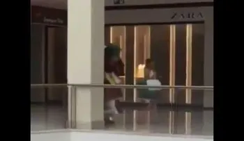 El video de una mujer compradora compulsiva se ha vuelto viral