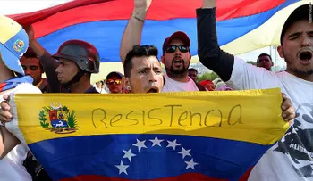 Venezuela: entre la tensión de las protestas y una economía que se hunde en "profunda crisis"