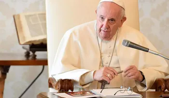 El papa: "La especulación financiera debe estar estrictamente regulada"