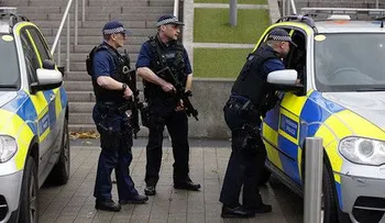 "Incidente terrorista" en Londres: Ataca a un hombre con un machete "en venganza" por Siria