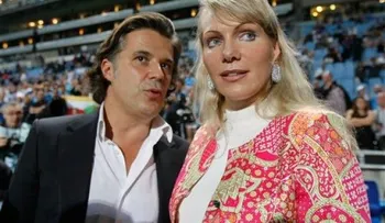 Multimillonaria de 53 años está embarazada de mellizas