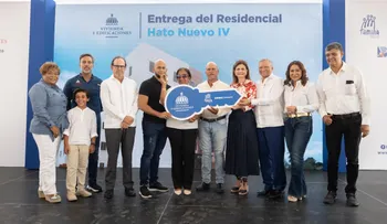 Vicepresidenta Peña entrega 608 nuevas viviendas y tres ampliaciones de escuelas