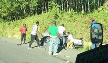 Dos muertos y 3 heridos en accidente de tránsito