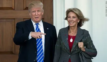 Confirman a Betsy DeVos como secretaria de Educación